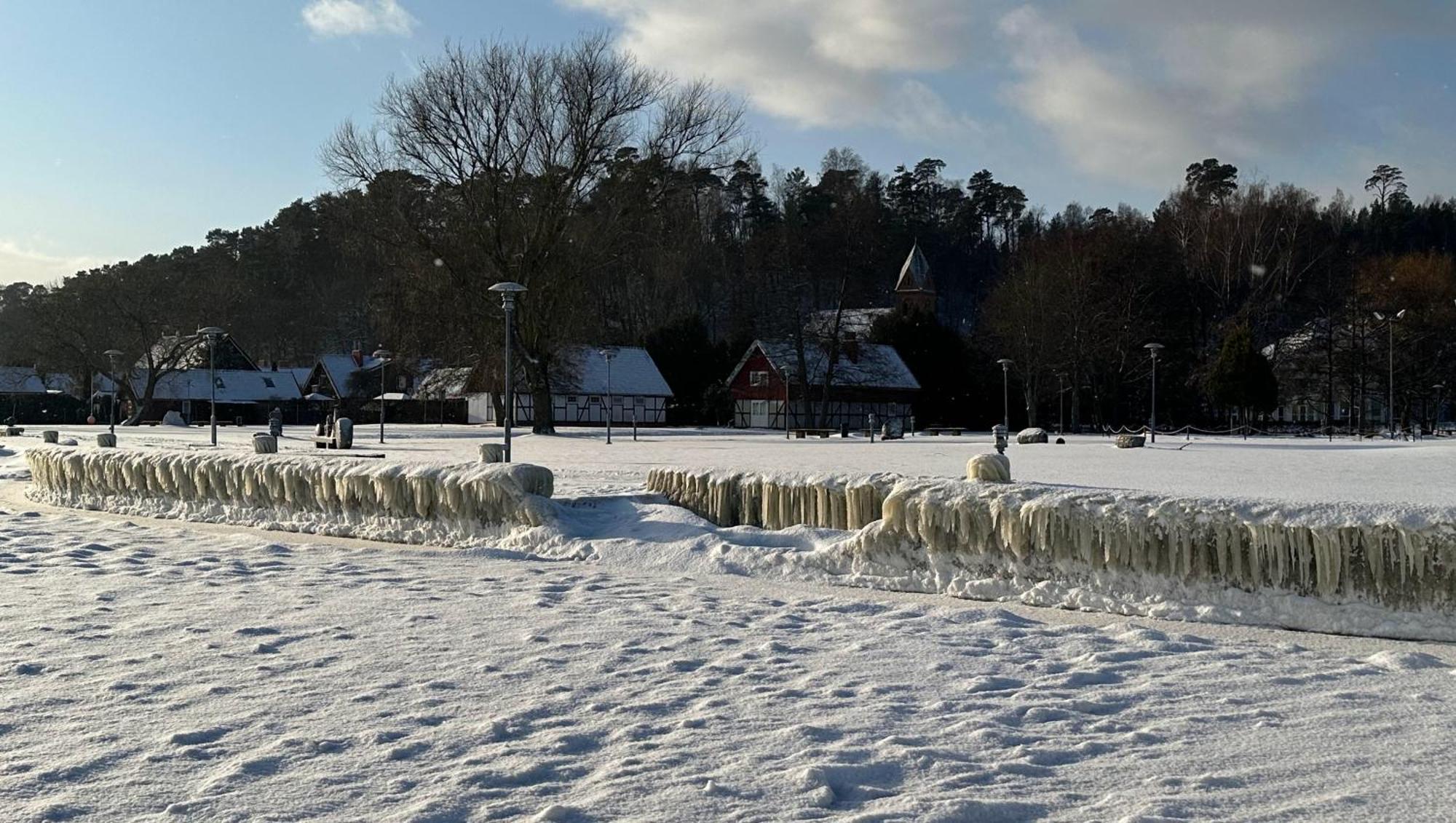 Neringarent Apartamentai Juodkrantė エクステリア 写真